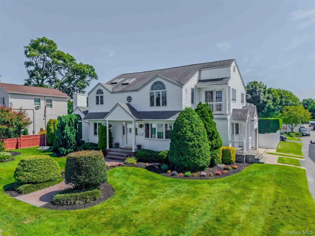 484 Washington Avenue, Lindenhurst, NY 11757 - #1
