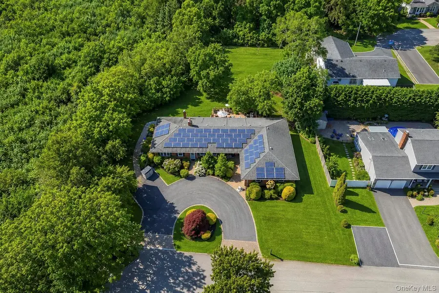 5 Reinhardt Court, Blue Point, NY 11715 - #2
