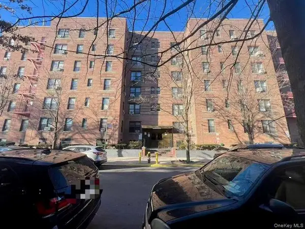 88-30 182nd Street #3F, Hollis, NY 11423