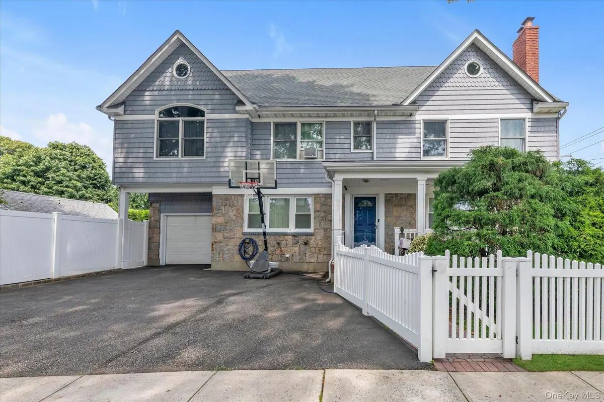 1 Windsor Place, Lynbrook, NY 11563 - #1