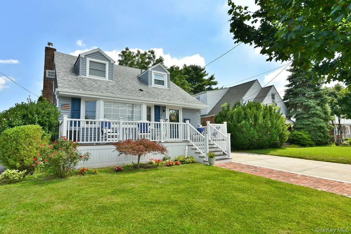 374 Andrews Road, Mineola, NY 11501 - #1