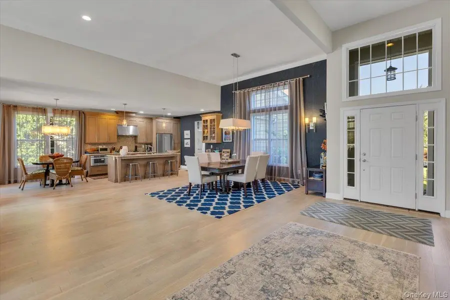 5 Wolfsbane Court, Aquebogue, NY 11931 - #2