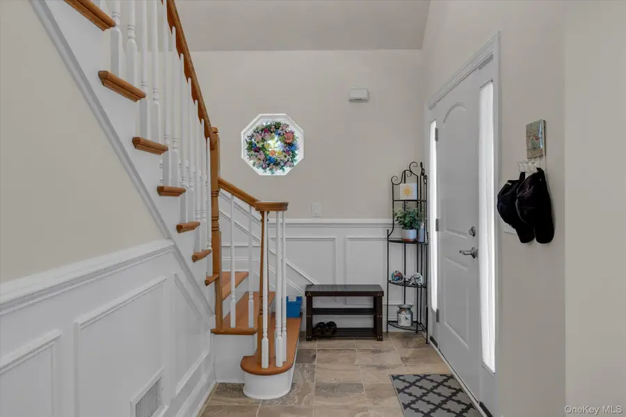 158 Stoneleigh Drive, Riverhead, NY 11901 - #2