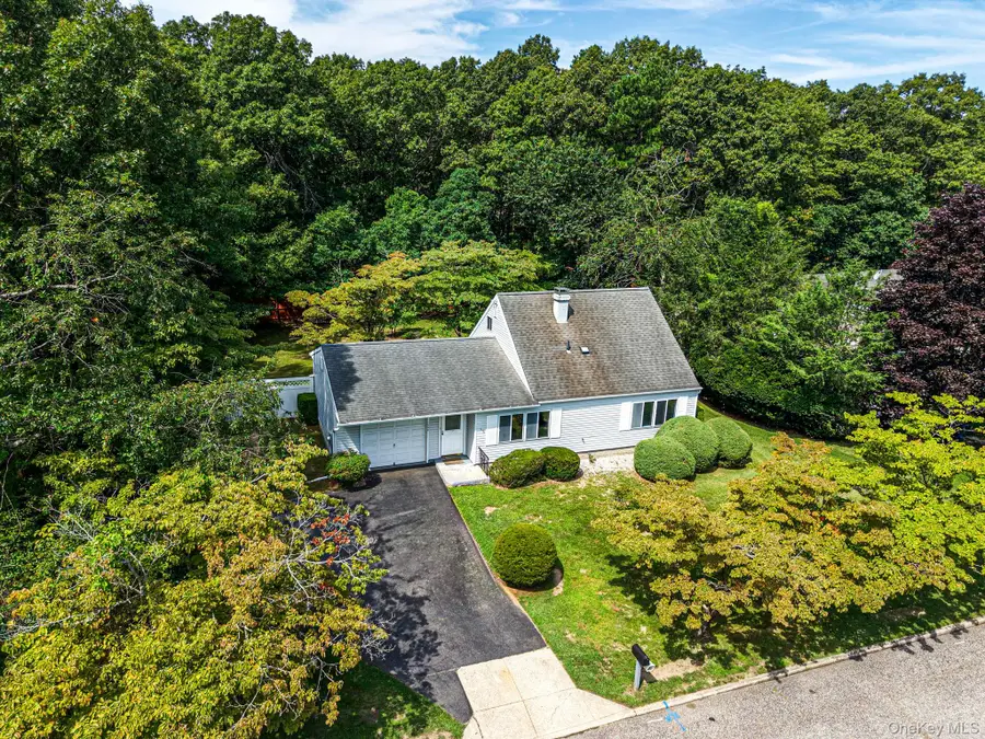 1050 Sipp Avenue, Medford, NY 11763 - #2
