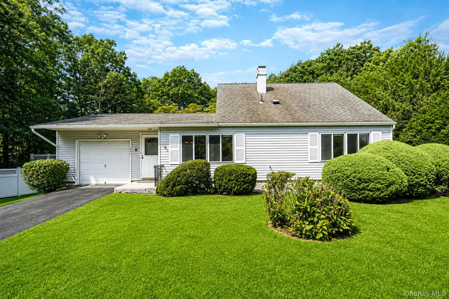 1050 Sipp Avenue, Medford, NY 11763 - #3