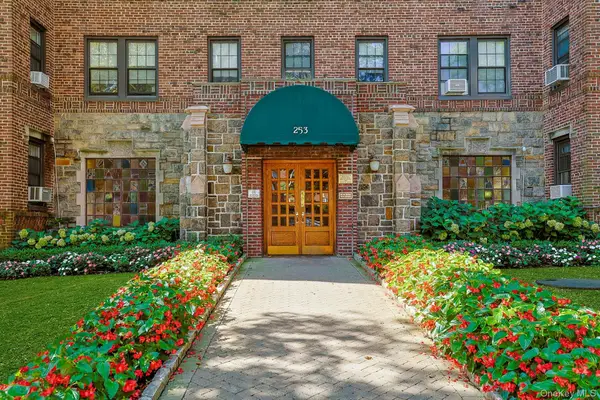 253 Garth Road #3E, Scarsdale, NY 10583