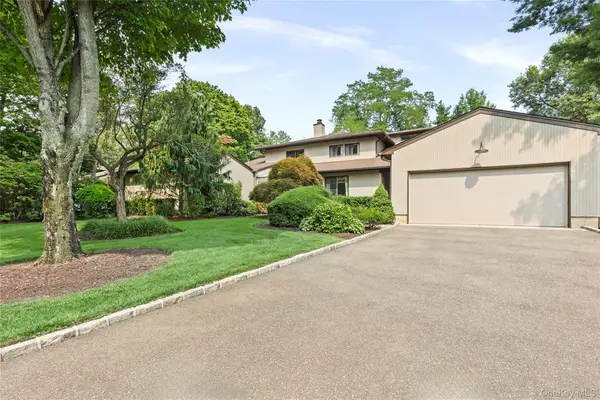 10 Doral Drive, Manhasset, NY 11030