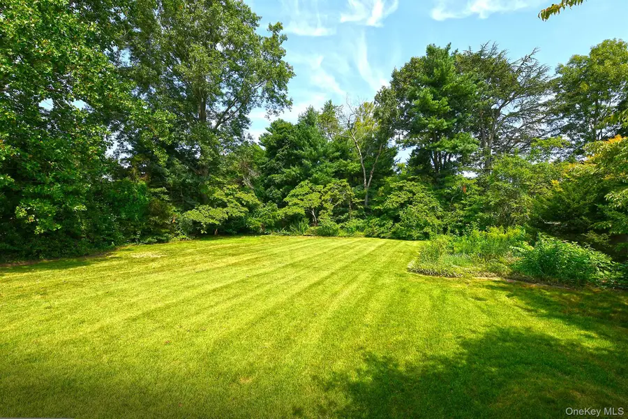 6 Duquesne Drive, Greenlawn, NY 11740 - #3