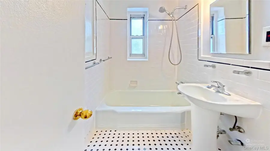 7502 Austin Street Austin Street #2G, Forest Hills, NY 11375 - #2