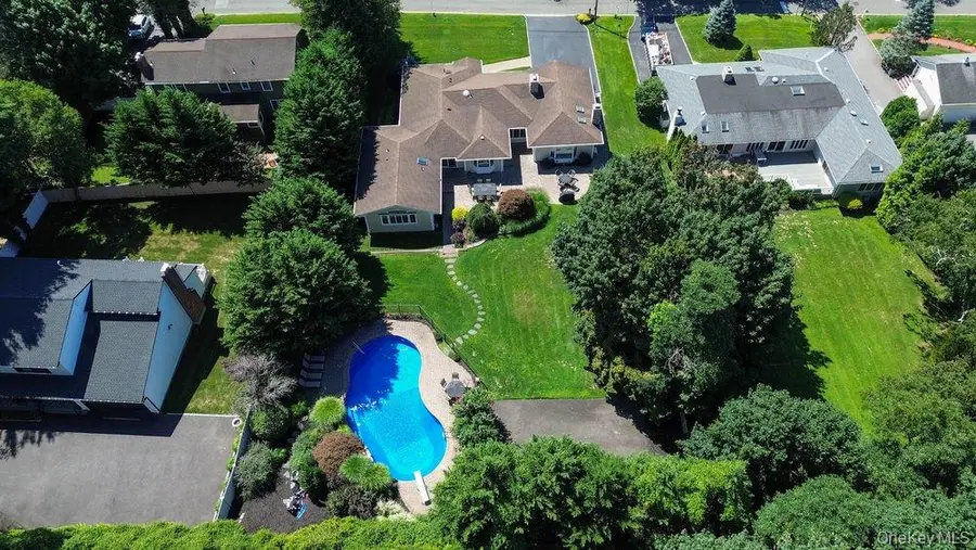14 Hickman Street, Syosset, NY 11791 - #2