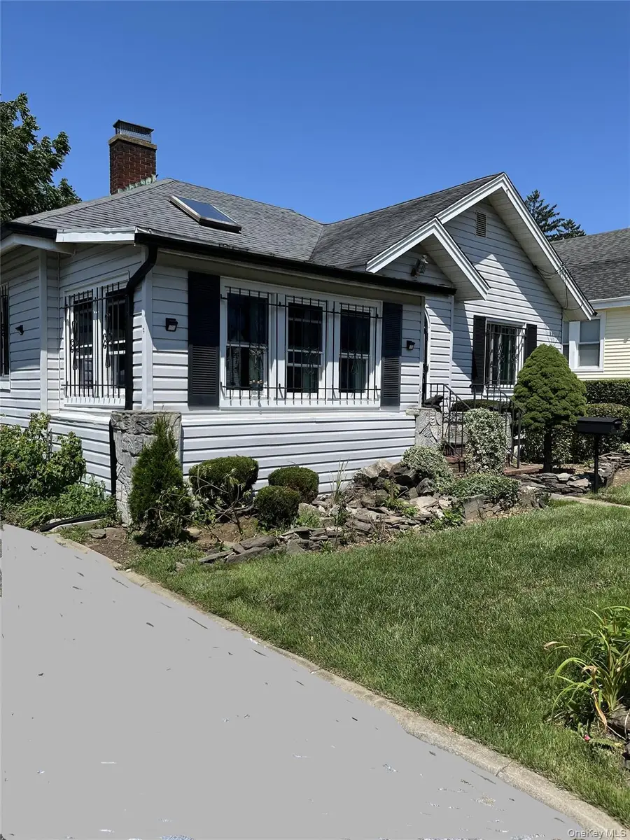 137 E Roosevelt Avenue, Roosevelt, NY 11575 - #2