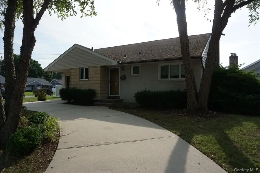 108 Glen Road, Babylon, NY 11703 - #2
