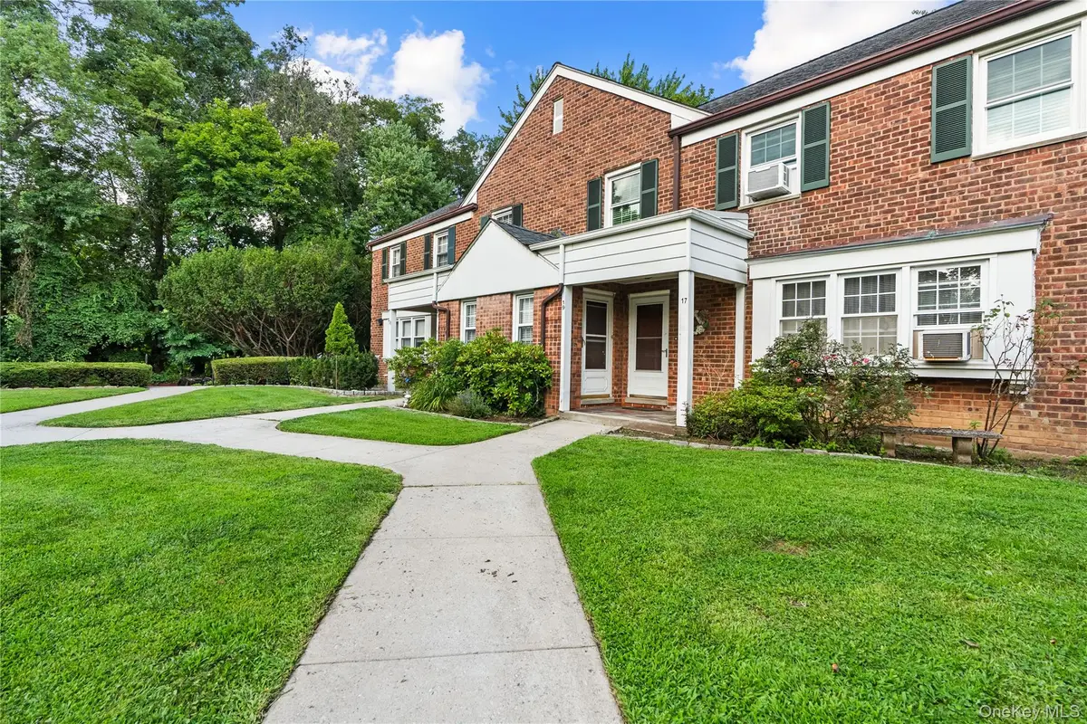 17 Robins Crescent #17, New Rochelle, NY 10801 - #1