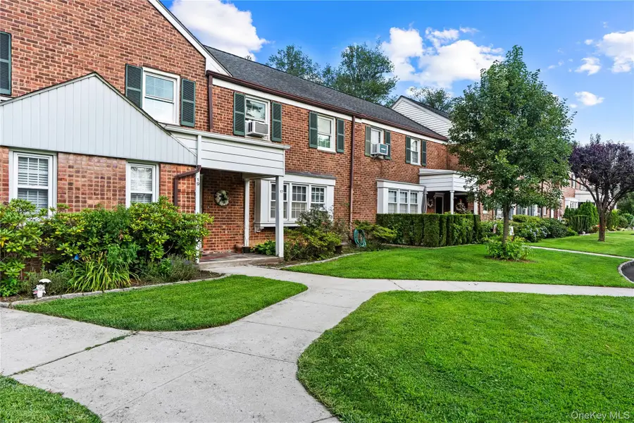 17 Robins Crescent #17, New Rochelle, NY 10801 - #3