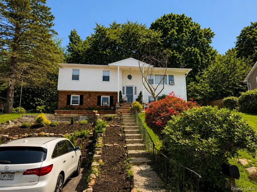 14 Rock Drive, Valley Cottage, NY 10989 - #2