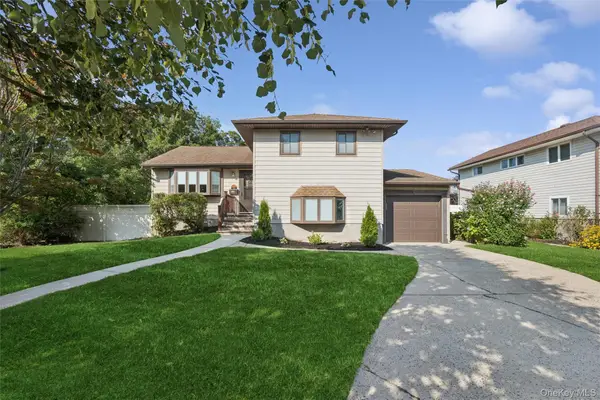 52 Narcissus Avenue, Jericho, NY 11753