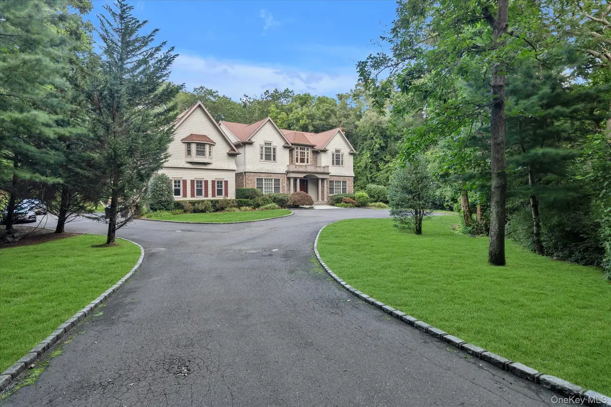 171 Stillwell Lane, Laurel Hollow, NY 11791 - #1