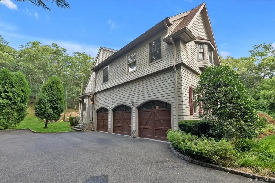 171 Stillwell Lane, Laurel Hollow, NY 11791 - #3