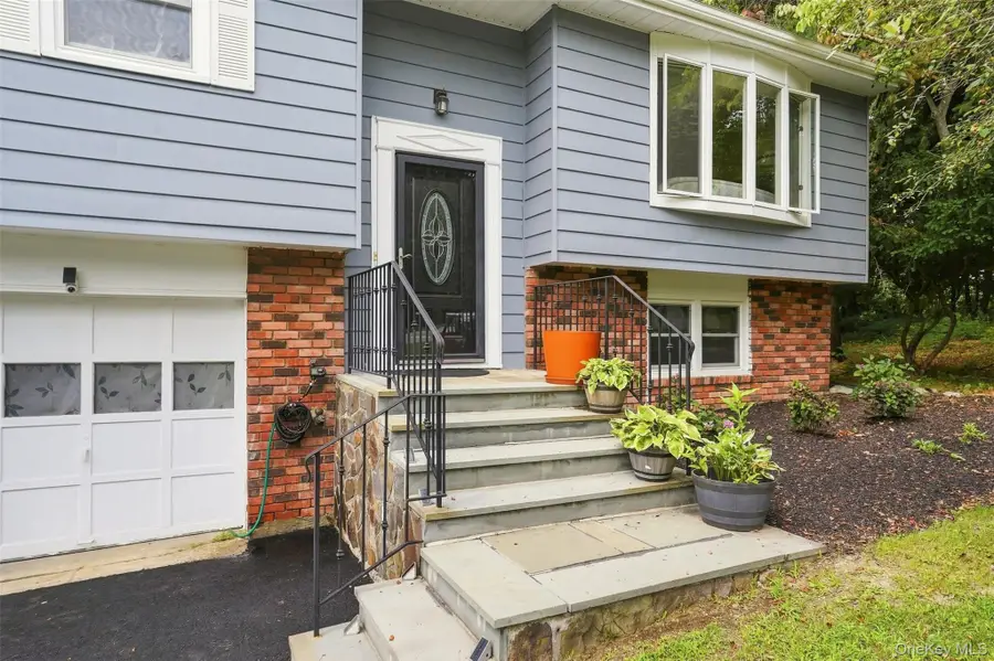 16 Cromwell Drive, Poughkeepsie, NY 12603 - #2