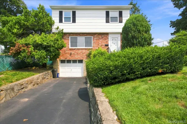 107 Lakeview Avenue, Scarsdale, NY 10583