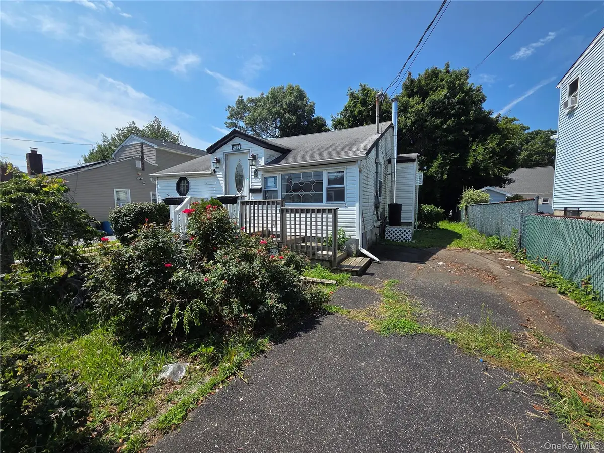 533 S 8th Street, Lindenhurst, NY 11757 - #1