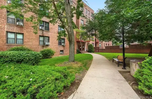 15040 71th Ave #1D, Kew Garden Hills, NY 11367