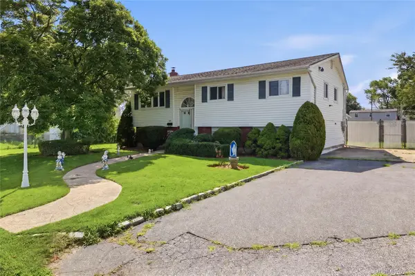 835 7th Street, West Babylon, NY 11704