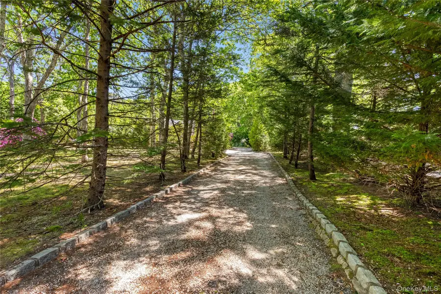 6 Strathmore Court, Remsenburg, NY 11960 - #3