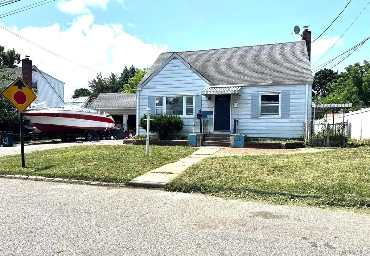 11 Stevens Place, Huntington Station, NY 11746 - #1