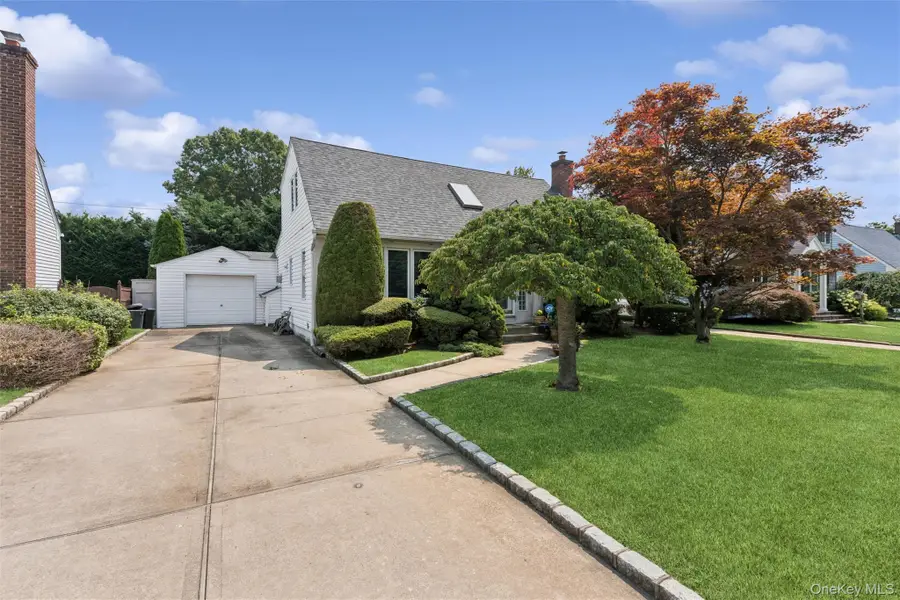 22 Briarcliff Drive, North Merrick, NY 11566 - #2