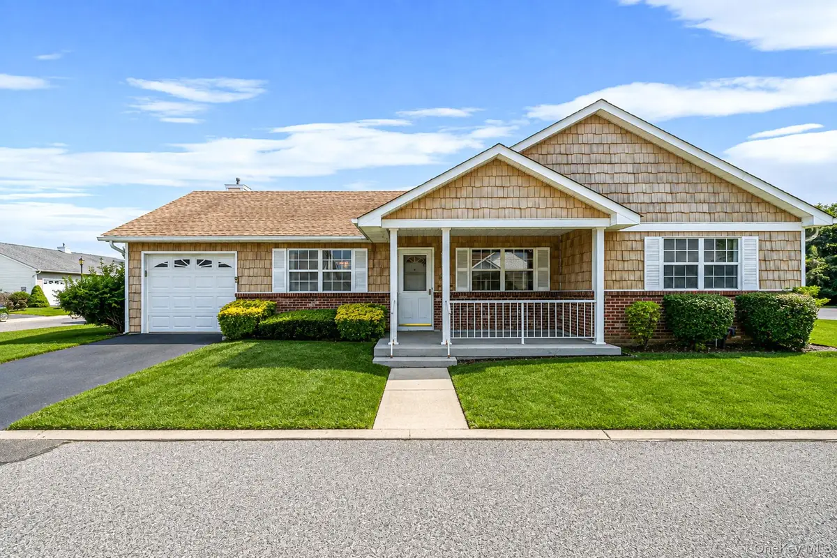 18 Kathleen Drive, Oakdale, NY 11769 - #1