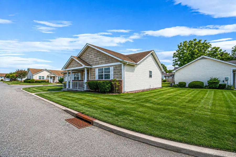 18 Kathleen Drive, Oakdale, NY 11769 - #3