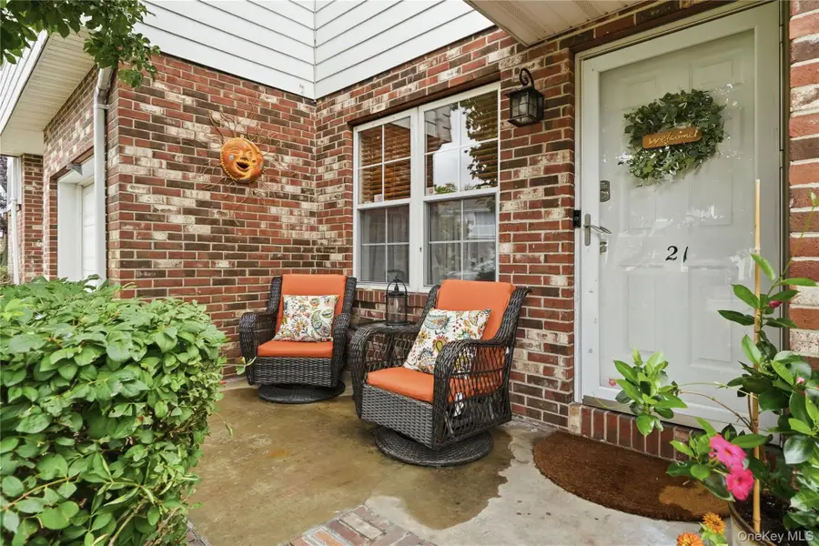 21 Broadlawn Drive, Central Islip, NY 11722 - #3