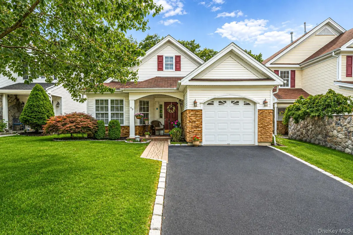 63 Madison Circle, Middle Island, NY 11953 - #1