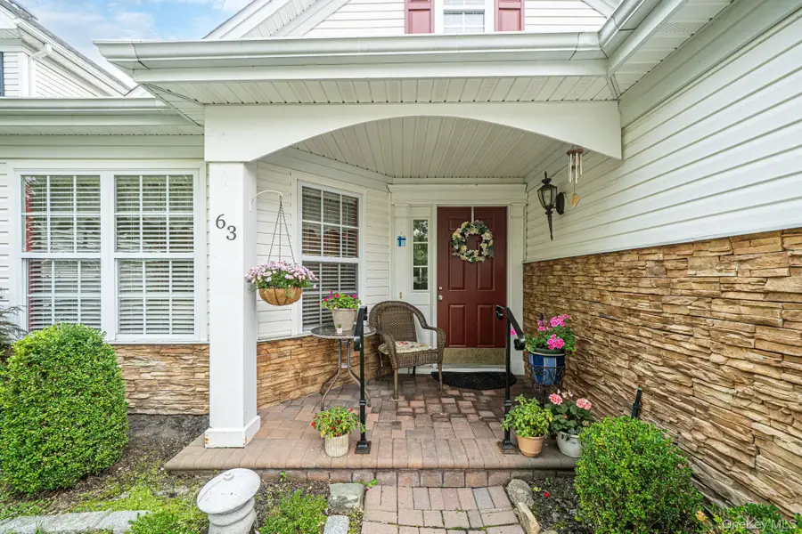 63 Madison Circle, Middle Island, NY 11953 - #2