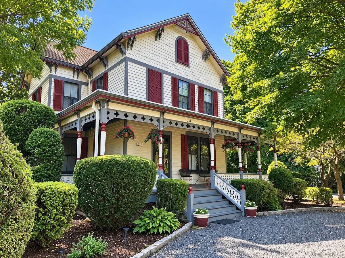 34 E Williston Avenue, East Williston, NY 11596 - #1