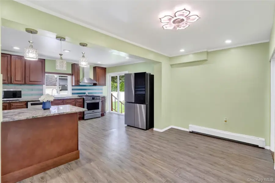 72 Peckham Avenue, Islip, NY 11751 - #2