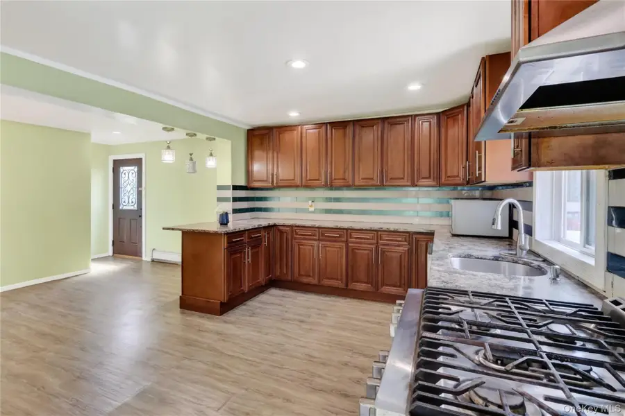 72 Peckham Avenue, Islip, NY 11751 - #3