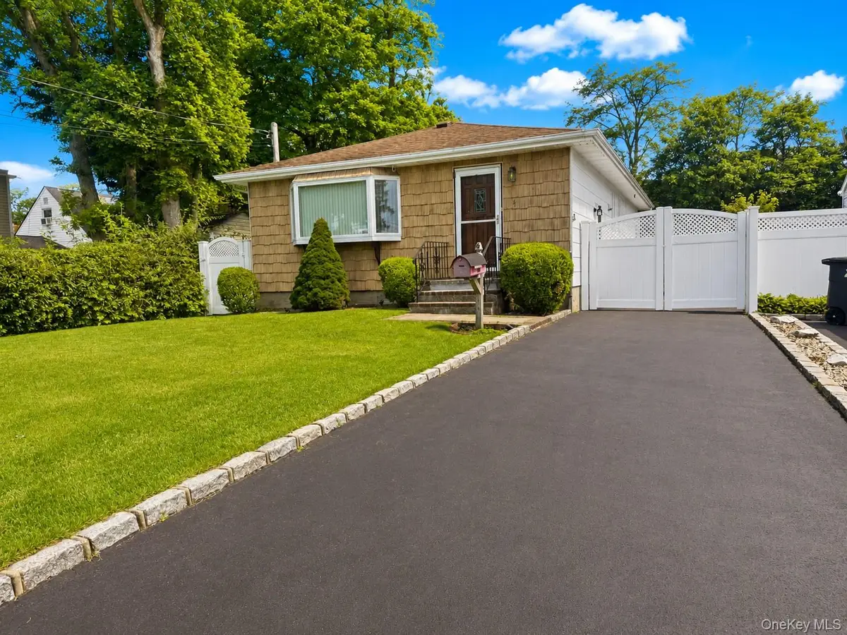 4 Westwood Avenue, Deer Park, NY 11729 - #1