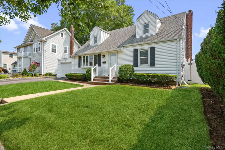 5 Mayfair Lane, Hicksville, NY 11801 - #2