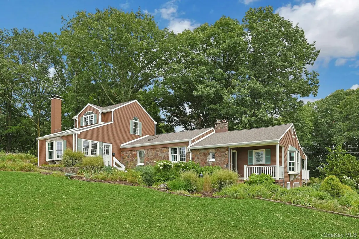 24 Westerly Lane, Thornwood, NY 10594 - #1