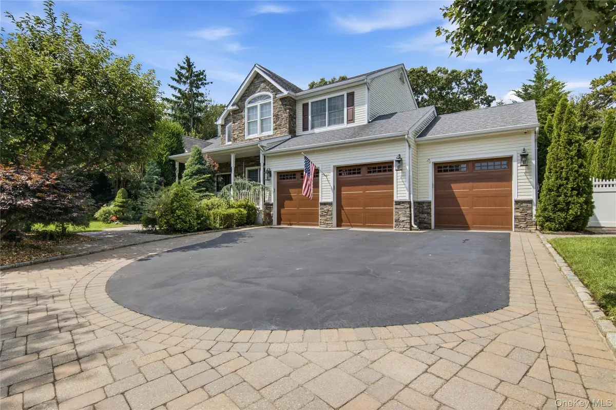 6 Hayloft Court, Smithtown, NY 11787 - #1