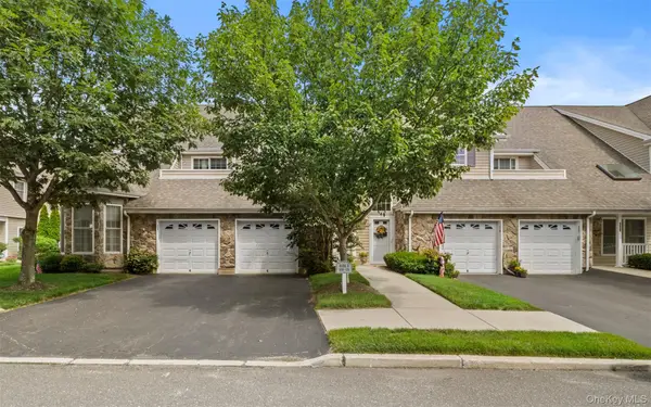 110 Joseph Lane, Dix Hills, NY 11746