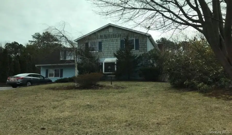 5 Norway Pine Drive, Medford, NY 11763 - #2