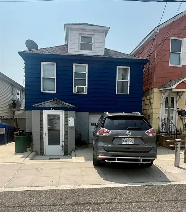 42 W 14th Road, Broad Channel, NY 11693