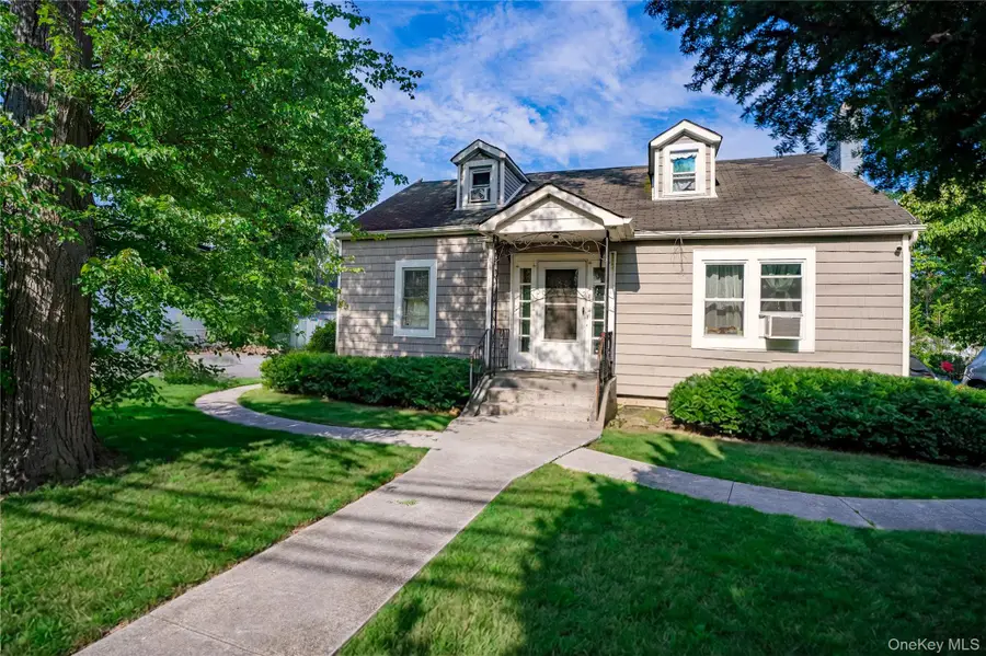 85 Cocoanut Street, Central Islip, NY 11722 - #3