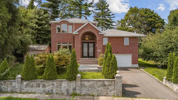 300 Ellen Place, Jericho, NY 11753