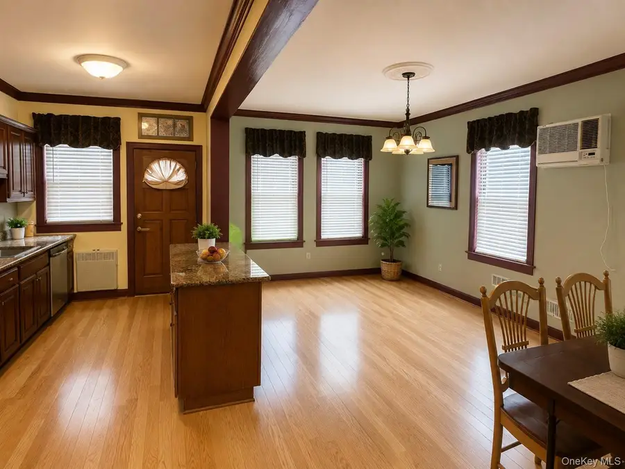 10441 92nd Avenue, Richmond Hill, NY 11418 - #3