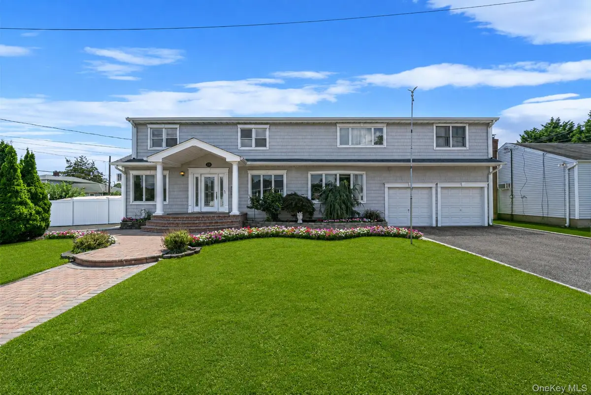 52 Manhattan Avenue, West Babylon, NY 11704 - #1