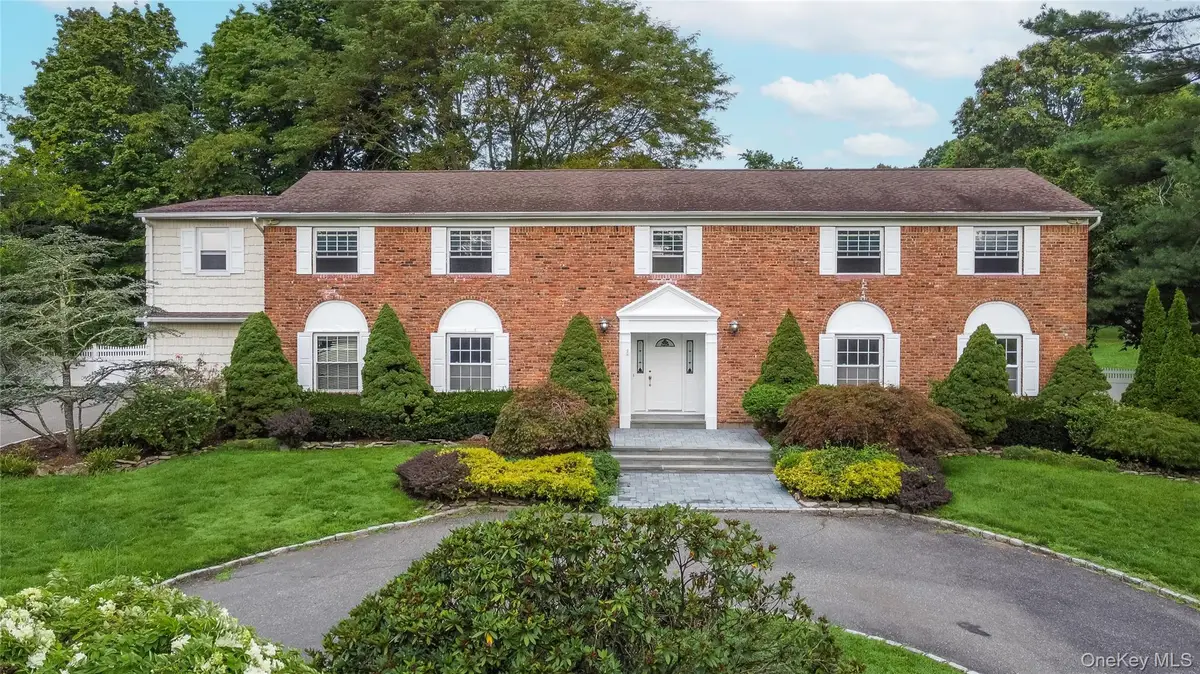34 Lisa Court, Syosset, NY 11791 - #1
